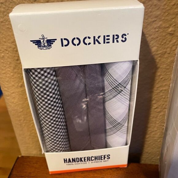 Stafford Full Cut Briefs 38 Dockers Handkerchiefs and Scholl’s Socks - Picture 9 of 12